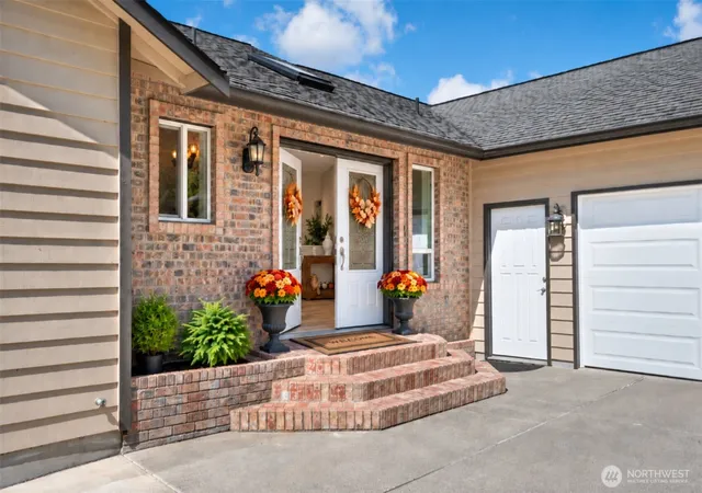 Photo 2 of Single family home for sale at 14110 Glenwood Rd Sw, Port Orchard, WA 98367 | MLS# NWM2567891 | Listing updated on 2026-09-18