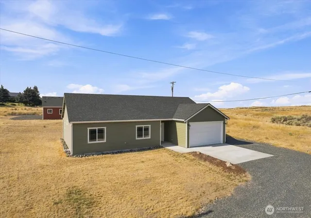 Photo 1 of Single family home for sale at 620 Sw Regent Ave, Wilbur, WA 99185 | MLS# NWM2567902 | Listing updated on 2026-09-23