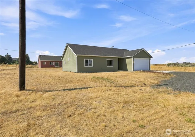 Photo 2 of Single family home for sale at 620 Sw Regent Ave, Wilbur, WA 99185 | MLS# NWM2567902 | Listing updated on 2026-09-23