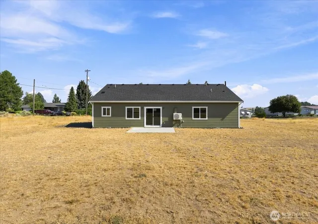 Photo 3 of Single family home for sale at 620 Sw Regent Ave, Wilbur, WA 99185 | MLS# NWM2567902 | Listing updated on 2026-09-23