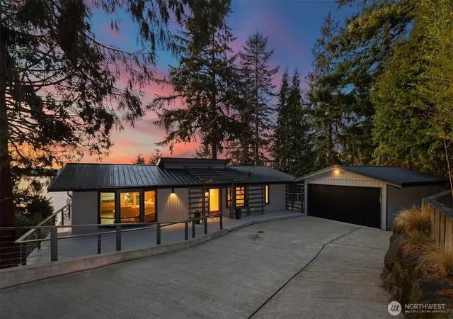 Photo 4 of Sale Pending at 15733 25th Avenue SW, Burien, WA 98166 | MLS# NWM2567905 | Listing updated on 2026-09-26