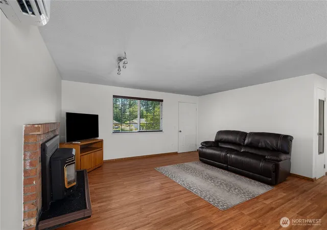 Photo 3 of Single family home for sale at 1706 Foxfire Dr SE, Olympia, WA 98513 | MLS# NWM2567923 | Listing updated on 2026-09-29