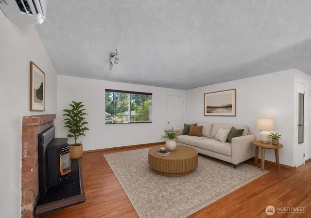 Photo 4 of Single family home for sale at 1706 Foxfire Dr SE, Olympia, WA 98513 | MLS# NWM2567923 | Listing updated on 2026-09-29
