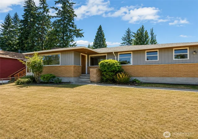 Photo 1 of Single family home for sale at 11549 N Park Ave N, Seattle, WA 98133 | MLS# NWM2568002 | Listing updated on 2026-09-23