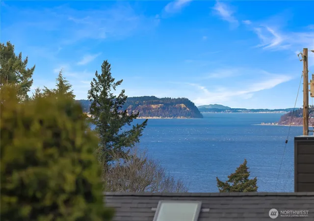 Photo 1 of Single family home for sale at 701 10th Street, Mukilteo, WA 98275 | MLS# NWM2568004 | Listing updated on 2026-10-01