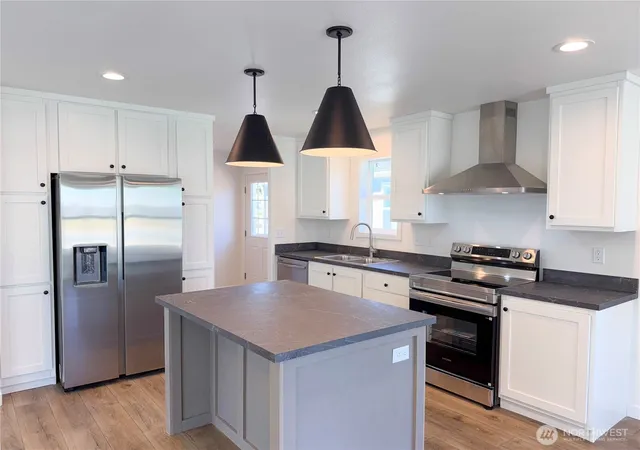 Photo 3 of Manufactured home for sale at 713 B St, Vader, WA 98593 | MLS# NWM2568007 | Listing updated on 2026-10-01