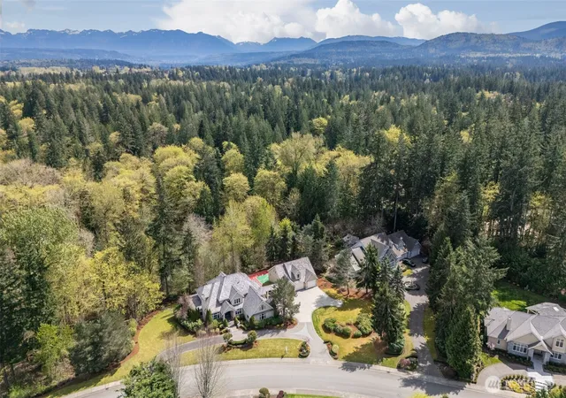 Photo 3 of Mansion for sale at 818 Windsor Dr Se, Sammamish, WA 98074 | MLS# NWM2568029 | Listing updated on 2026-09-23