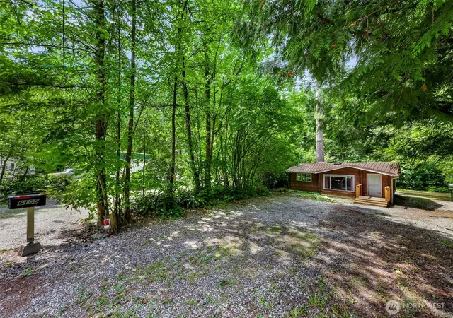 Photo 4 of Sale Pending at 6105 Poppy Ct, Maple Falls, WA 98266 | MLS# NWM2568031 | Listing updated on 2026-09-25