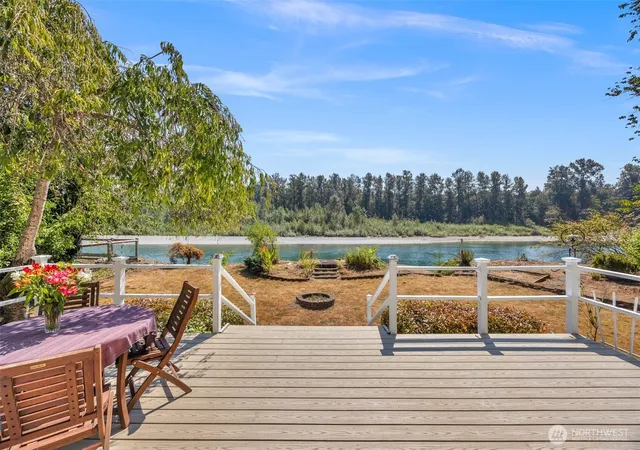 Photo 2 of Single family home for sale at 1010 Dyer Rd, Sultan, WA 98294 | MLS# NWM2568033 | Listing updated on 2026-10-02