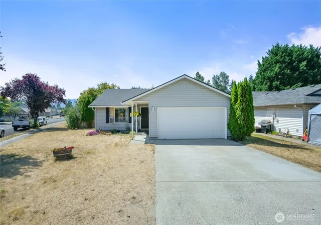 Photo 2 of Sale Pending at 159 Decatur Dr, Kelso, WA 98626 | MLS# NWM2568046 | Listing updated on 2026-09-25