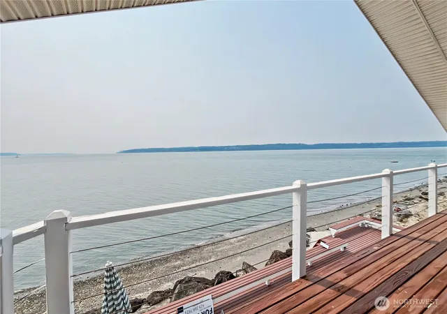 Photo 3 of Single family home for sale at 41 S H Beach Way, Everett, WA 98206 | MLS# NWM2568058 | Listing updated on 2026-09-23