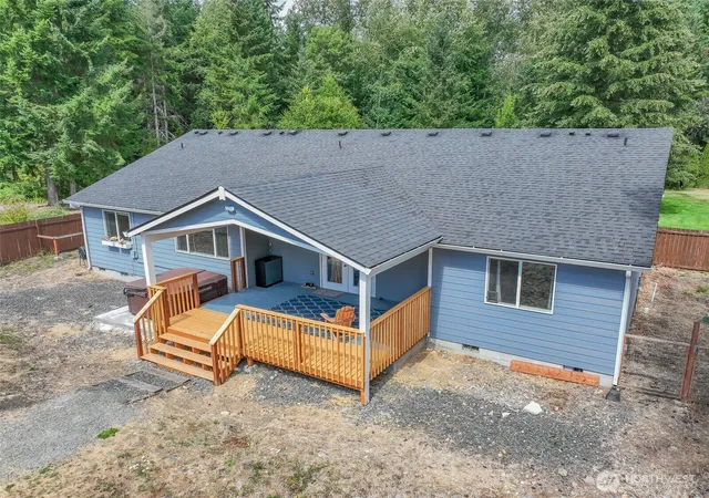 Photo 3 of Single family home for sale at 13915 Tomcat Ln Se, Yelm, WA 98597 | MLS# NWM2568069 | Listing updated on 2026-09-22