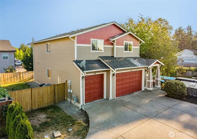 Photo 3 of Single family home for sale at 1418 E 68th Street Ct, Tacoma, WA 98404 | MLS# NWM2568075 | Listing updated on 2026-09-28