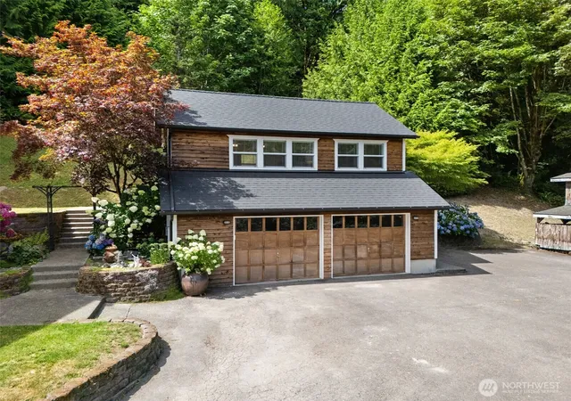 Photo 4 of Single family home for sale at 7879 Fletcher Bay Rd NE, Bainbridge Island, WA 98110 | MLS# NWM2568082 | Listing updated on 2026-10-01