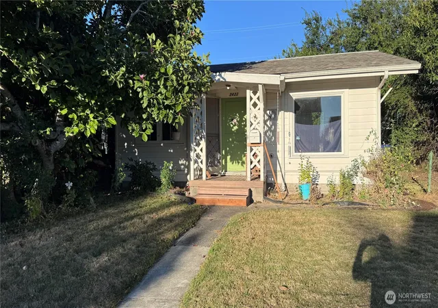 Photo 1 of Sale Pending at 2422 Kulshan St, Bellingham, WA 98225 | MLS# NWM2568103 | Listing updated on 2026-09-22