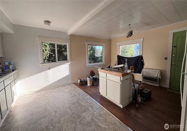 Photo 4 of Sale Pending at 2422 Kulshan St, Bellingham, WA 98225 | MLS# NWM2568103 | Listing updated on 2026-09-22