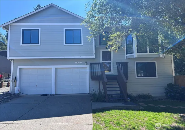 Photo 2 of Single family home for sale at 410 Stilley Way, Granite Falls, WA 98252 | MLS# NWM2568104 | Listing updated on 2026-09-23