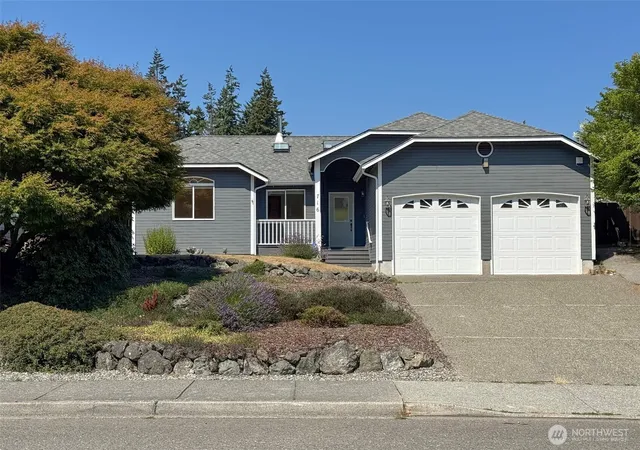 Photo 1 of Single family home for sale at 716 S North St, Port Angeles, WA 98363 | MLS# NWM2568111 | Listing updated on 2026-09-23