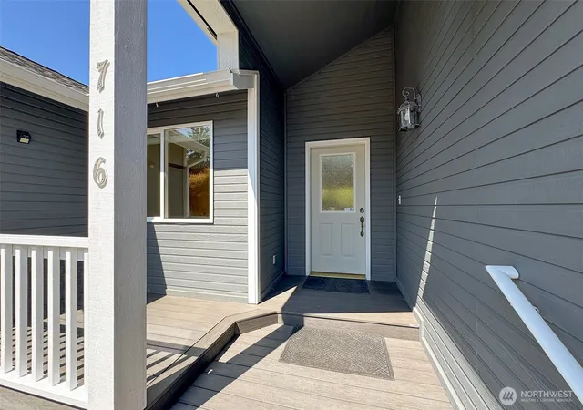 Photo 3 of Single family home for sale at 716 S North St, Port Angeles, WA 98363 | MLS# NWM2568111 | Listing updated on 2026-09-23