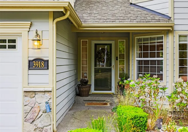 Photo 3 of Single family home for sale at 3918 Norpoint Way Ne, Tacoma, WA 98422 | MLS# NWM2568123 | Listing updated on 2026-09-06