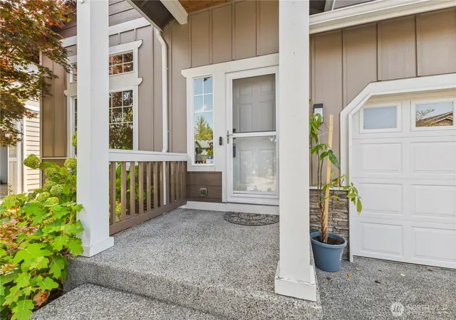 Photo 2 of Single family home for sale at 420 Barry Loop, Mount Vernon, WA 98274 | MLS# NWM2568124 | Listing updated on 2026-09-23