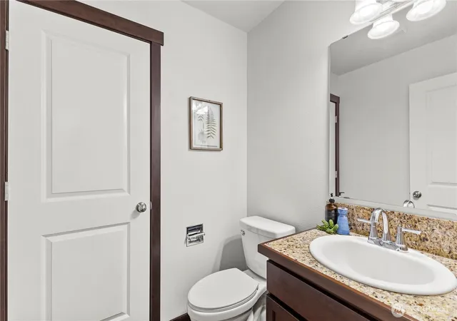 Photo 4 of Single family home for sale at 420 Barry Loop, Mount Vernon, WA 98274 | MLS# NWM2568124 | Listing updated on 2026-09-23