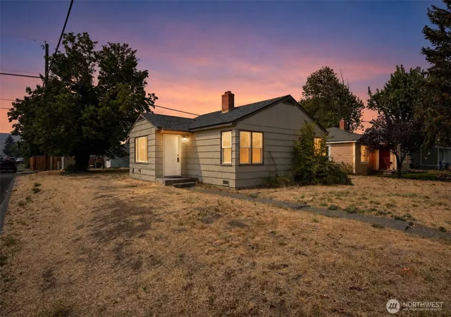 Photo 1 of Single family home for sale at 67 G St Se, Ephrata, WA 98823 | MLS# NWM2568136 | Listing updated on 2026-10-01