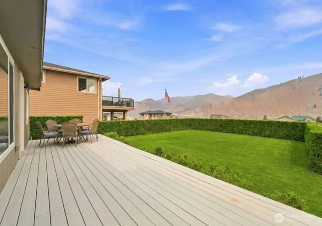 Photo 3 of Manufactured home for sale at 470 W Entiat Dr, Orondo, WA 98843 | MLS# NWM2568142 | Listing updated on 2026-09-23