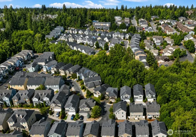 Photo 3 of Townhouse for sale at 14504 17th Avenue W, Lynnwood, WA 98087 | MLS# NWM2568152 | Listing updated on 2026-09-25