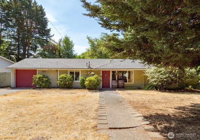 Photo 2 of Single family home for sale at 1331 N 121st Street, Seattle, WA 98133 | MLS# NWM2568153 | Listing updated on 2026-10-09