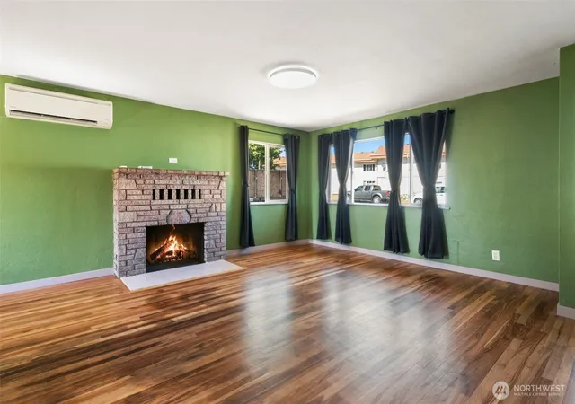 Photo 3 of Sale Pending at 2015 Adams St, Shelton, WA 98584 | MLS# NWM2568154 | Listing updated on 2026-09-25