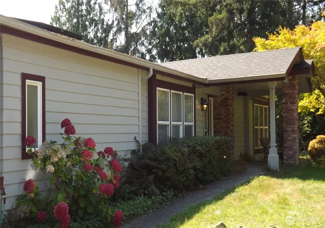 Photo 2 of Manufactured home for sale at 26204 Helmick Rd, Sedro Woolley, WA 98284 | MLS# NWM2568161 | Listing updated on 2026-09-23