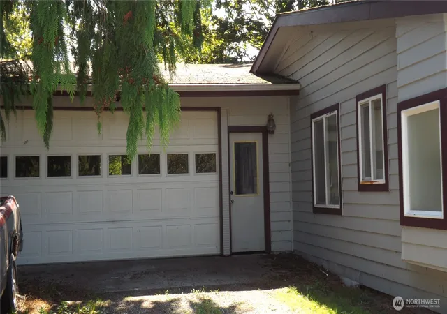 Photo 3 of Manufactured home for sale at 26204 Helmick Rd, Sedro Woolley, WA 98284 | MLS# NWM2568161 | Listing updated on 2026-09-23