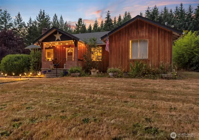 Photo 3 of Single family home for sale at 342 Chilvers Rd, Chehalis, WA 98532 | MLS# NWM2568163 | Listing updated on 2026-10-01