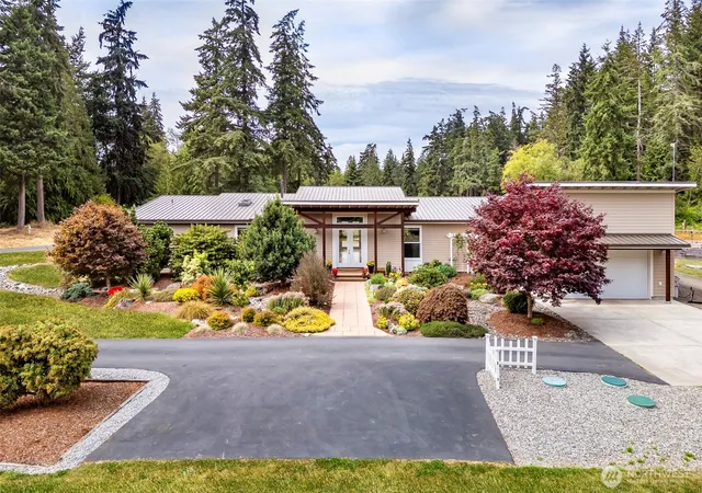 Photo 3 of Single family home for sale at 7929 Ne Hunt Clb Ln, Hansville, WA 98340 | MLS# NWM2568176 | Listing updated on 2026-10-02
