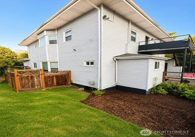 Photo 4 of Multi family home for sale at 815 15th Avenue E, Seattle, WA 98112 | MLS# NWM2568186 | Listing updated on 2026-09-23