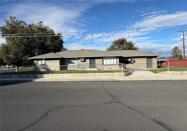 Photo 1 of Single family home for sale at 915 Southeast 4th Ave, Quincy, WA 98848 | MLS# NWM2568188 | Listing updated on 2026-10-12