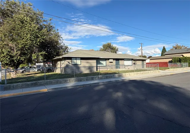 Photo 3 of Single family home for sale at 915 Southeast 4th Ave, Quincy, WA 98848 | MLS# NWM2568188 | Listing updated on 2026-10-12