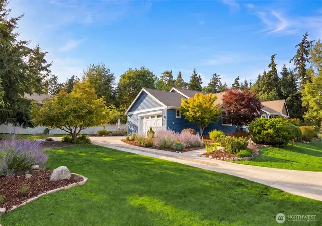 Photo 3 of Sale Pending at 211 N Stromberg Ave, Port Townsend, WA 98368 | MLS# NWM2568190 | Listing updated on 2026-09-25