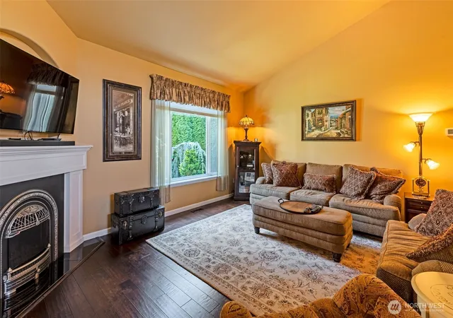 Photo 4 of Single family home for sale at 15521 148th Avenue Ct E, Orting, WA 98360 | MLS# NWM2568201 | Listing updated on 2026-09-24