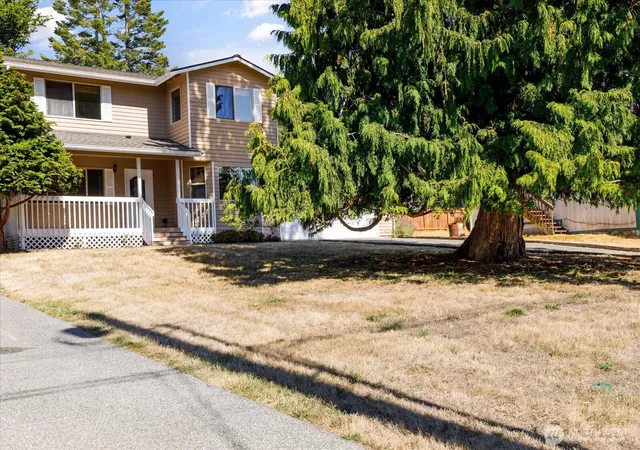 Photo 4 of Single family home for sale at 1279 Halsey Dr, Coupeville, WA 98239 | MLS# NWM2568215 | Listing updated on 2026-09-23