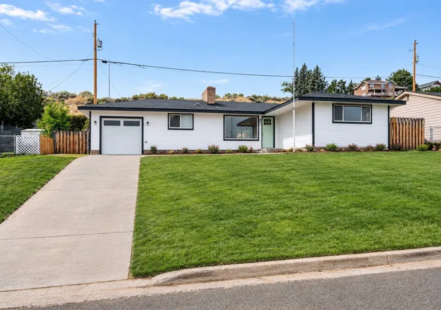 Single family home for sale at 401 Patrick Rd, Ephrata, WA 98823 | MLS# NWM2568226
