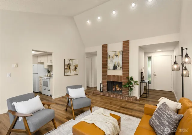 Photo 3 of Sale Pending at 3218 80Th Ave Se #6, Mercer Island, WA 98040 | MLS# NWM2568234 | Listing updated on 2026-09-21