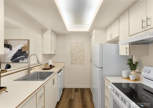 Photo 4 of Sale Pending at 3218 80Th Ave Se #6, Mercer Island, WA 98040 | MLS# NWM2568234 | Listing updated on 2026-09-21