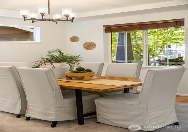 Photo 3 of Sale Pending at 3193 Ne Marquette Wy, Issaquah, WA 98029 | MLS# NWM2568237 | Listing updated on 2026-09-25