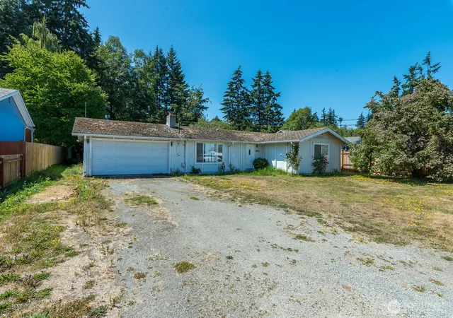 Photo 2 of Single family home for sale at 1290 S Uplands Dr, Camano Island, WA 98282 | MLS# NWM2568266 | Listing updated on 2026-09-23