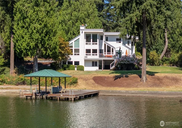 Photo 1 of Single family home for sale at 21424 Snag Is Dr E, Lake Tapps, WA 98391 | MLS# NWM2568278 | Listing updated on 2026-09-19