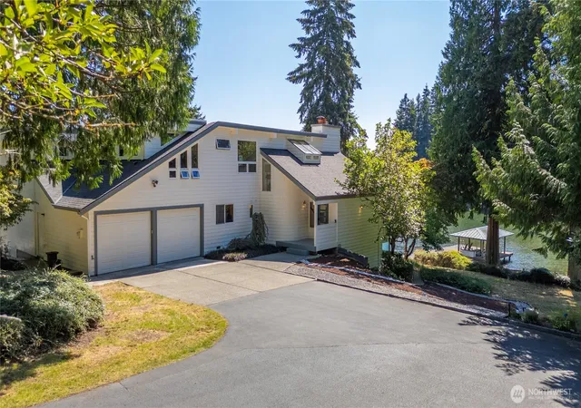 Photo 2 of Single family home for sale at 21424 Snag Is Dr E, Lake Tapps, WA 98391 | MLS# NWM2568278 | Listing updated on 2026-09-19