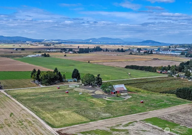 Photo 2 of Sale Pending at 14417 Bradshaw Rd, Mount Vernon, WA 98273 | MLS# NWM2568302 | Listing updated on 2026-09-25