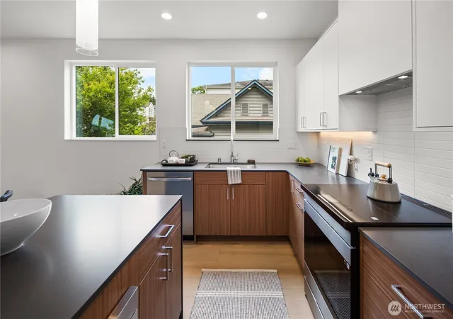 Photo 4 of Townhouse for sale at 1761 NW 62nd Street, Seattle, WA 98107 | MLS# NWM2568319 | Listing updated on 2026-09-30